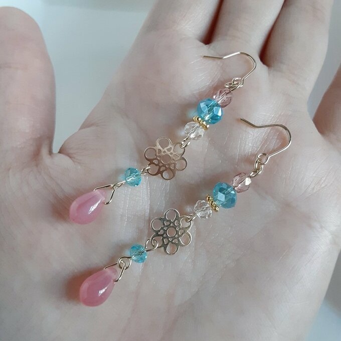 再販③☆透かしとガラスビーズのマーメイドピンクブルーのピアス/イヤリング
