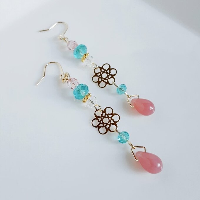 再販③☆透かしとガラスビーズのマーメイドピンクブルーのピアス/イヤリング