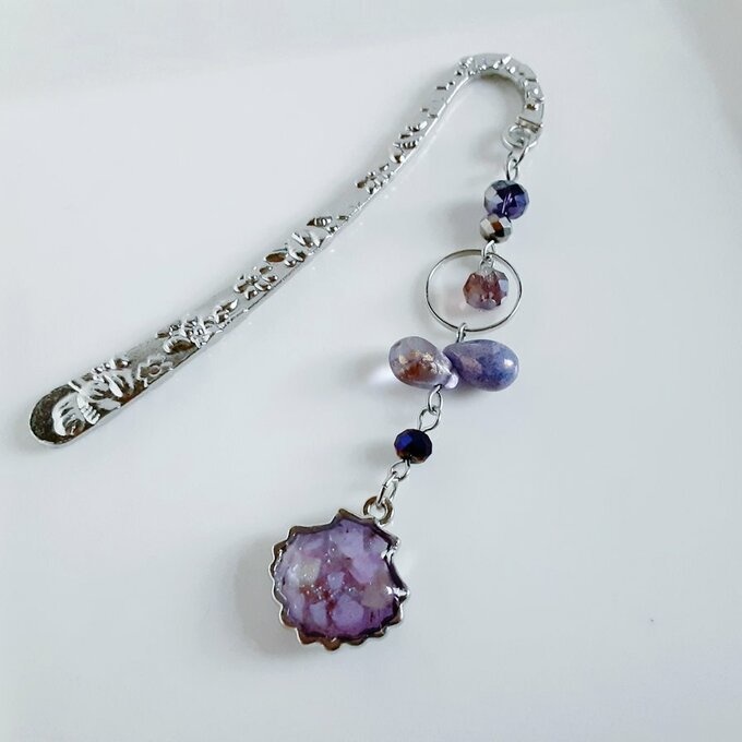 プレゼントにも自分用にもぴったり☆パープル色貝殻のブックマーク/しおり(文庫本用