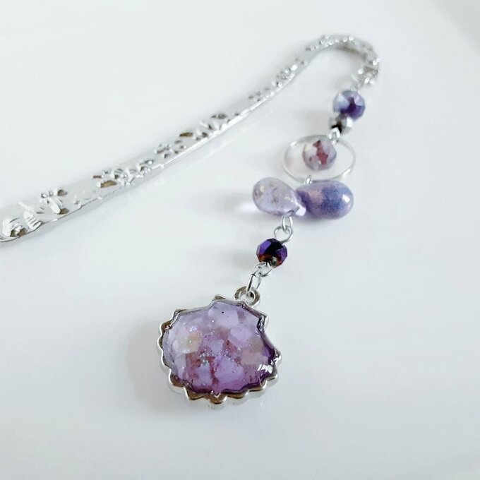 プレゼントにも自分用にもぴったり☆パープル色貝殻のブックマーク/しおり(文庫本用