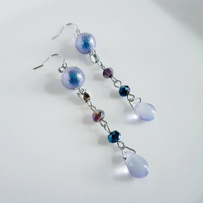 再再販☆ブルーパープル色のゆらゆらロングピアス/イヤリング