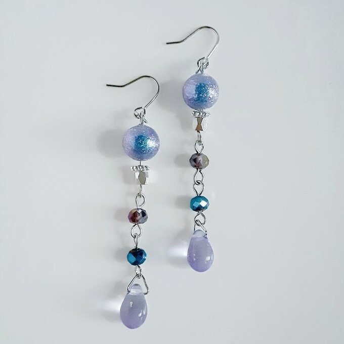 再再販☆ブルーパープル色のゆらゆらロングピアス/イヤリング