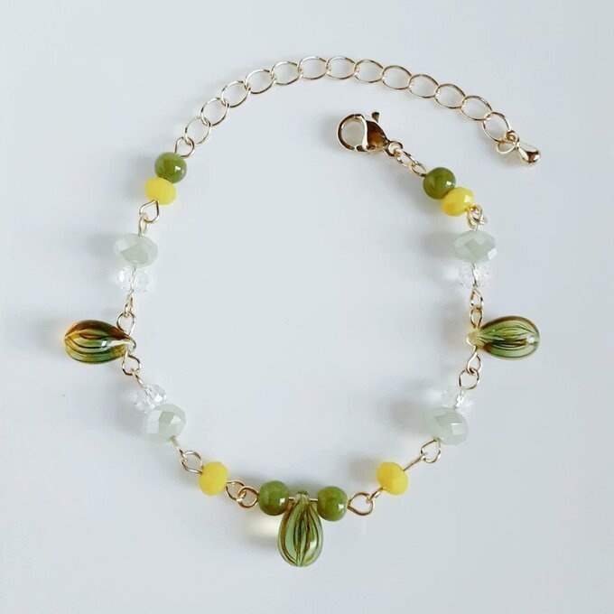 再販☆しずくとガラスビーズの爽やかイエローグリーンカラーのブレスレット