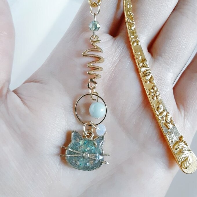 プレゼントにも自分用にもぴったり☆爽やかグリーンカラーのひげ猫ちゃんのブックマーク/しおり(文庫本用)