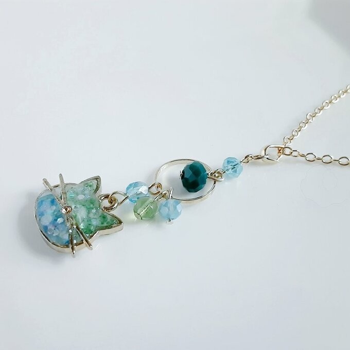 世界でひとつだけ☆爽やかブルーグリーンカラーの夏色ひげ猫ちゃんのネックレス/Stylish blue green kitten necklace(Only one in the world)