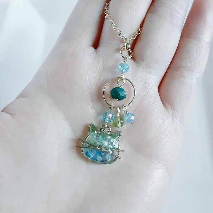 世界でひとつだけ☆爽やかブルーグリーンカラーの夏色ひげ猫ちゃんのネックレス/Stylish blue green kitten necklace(Only one in the world)