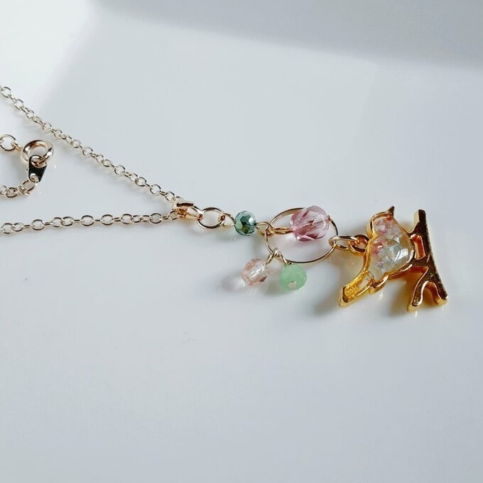 世界でひとつだけ☆淡いピンクとグリーンの春色カラーの枝付き小鳥さんのネックレス