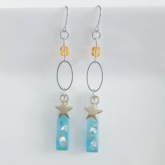 お星様が揺れる☆レジンパーツとオーバルフープのリゾートカラーなピアス/イヤリング