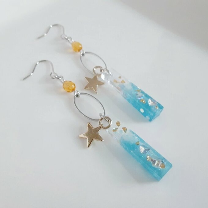 お星様が揺れる☆レジンパーツとオーバルフープのリゾートカラーなピアス/イヤリング