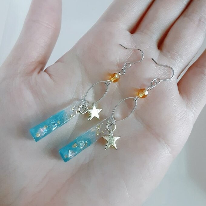 ハンドメイド＊リカちゃんピアス(パーツ透かし花×ビーズ)アクセサリー