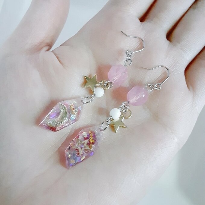 ハンドメイド＊リカちゃんピアス(パーツ透かし花×ビーズ)アクセサリー