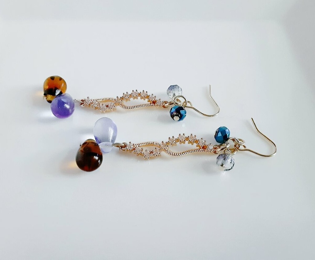 1ペアのみ☆ぷっくりしずくとひねりクロスのシャープなピアス/イヤリング(ブルーブラウン)/Only One Pairs Available Trendy Twisted Hoop And Tear Drop Czech Glass Beads Blue Brown Earrings/Clip On Earrings