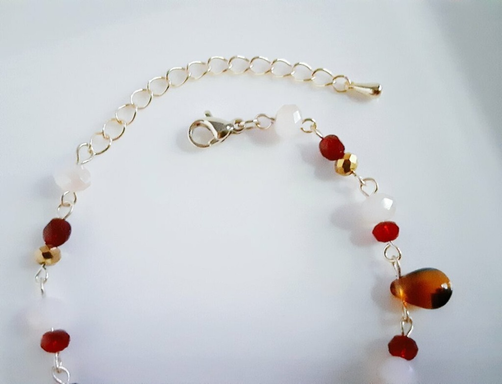 しずくとガラスビーズの大人秋色カラーのブレスレット