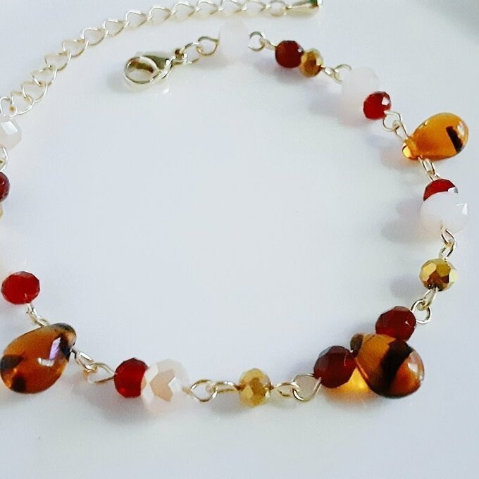 しずくとガラスビーズの大人秋色カラーのブレスレット