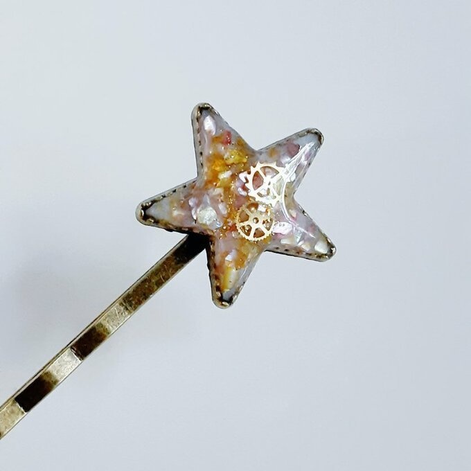 プレゼントにぴったり☆歯車入りプチスチームパンク風のお星様ヘアピン(ふんわりピンクゴールド)/Pale Pink Gold Colored Steampunk Star Hair Clip/ Hair PIn