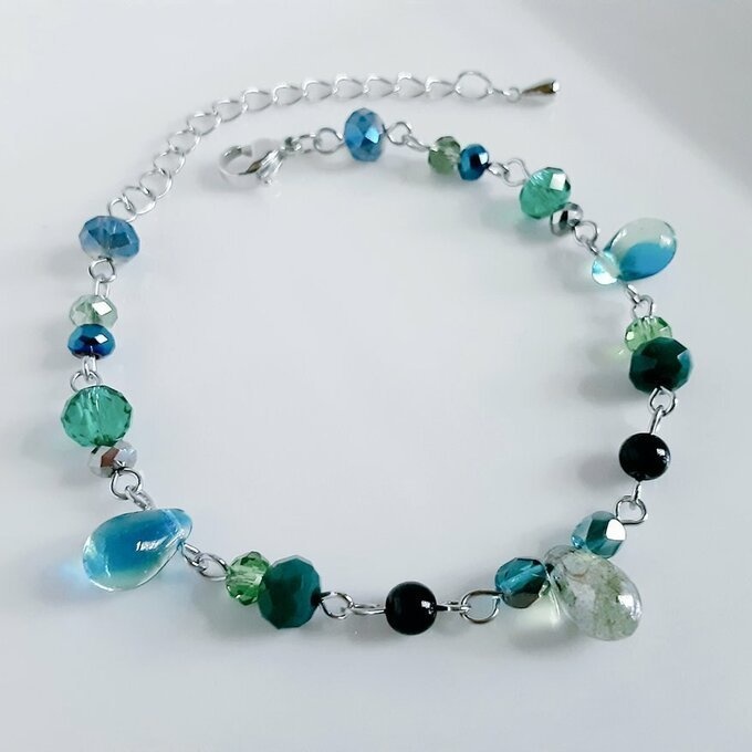 再再販☆しずくとガラスビーズの癒しエメラルドグリーンカラーのブレスレット/Blue Green Teardrop Czech Glass Beads and Glass Beads Bracelet