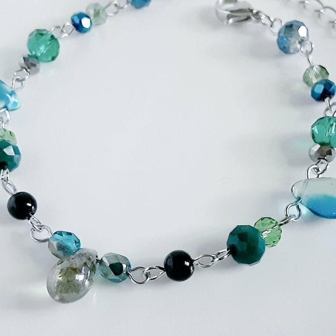 再再販☆しずくとガラスビーズの癒しエメラルドグリーンカラーのブレスレット/Blue Green Teardrop Czech Glass Beads and Glass Beads Bracelet