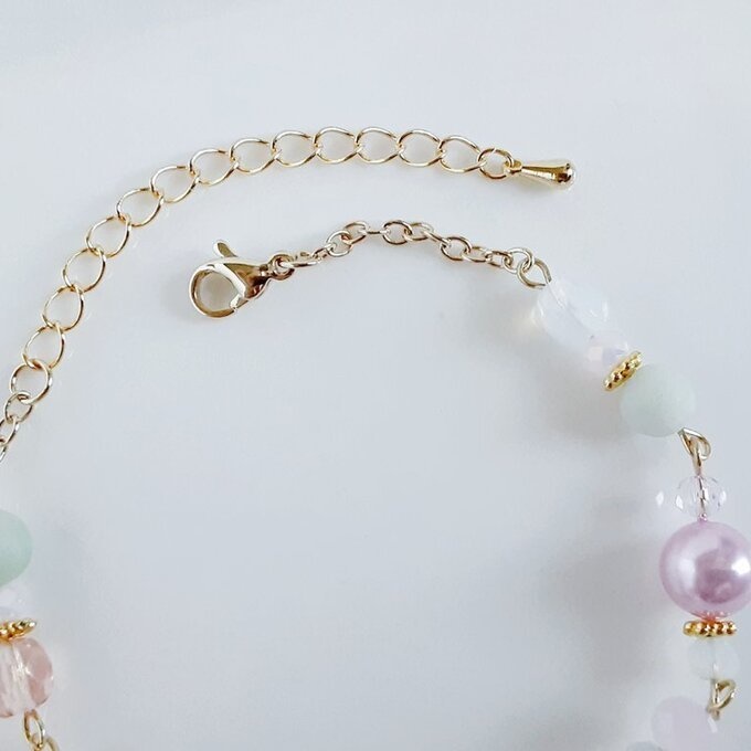 再販☆和を感じる☆桜の転写ビーズと大ぶりのお花の透かしチャームのピンクグリーンカラーの和風ブレスレット