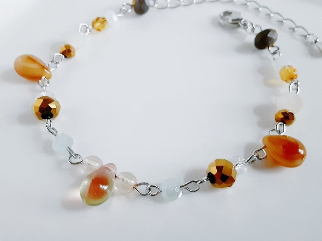 しずくとガラスビーズの黄昏ゴールドカラーのグラデーション風ブレスレット