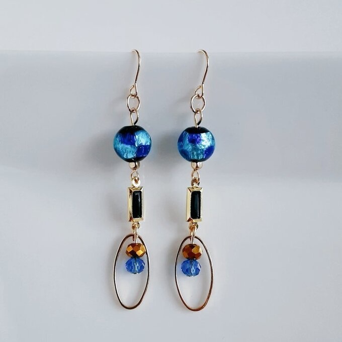 蛍石風ビーズが綺麗☆ゴールドのスクエアのフレームストーンとオーバルフープのお洒落ピアス/イヤリング