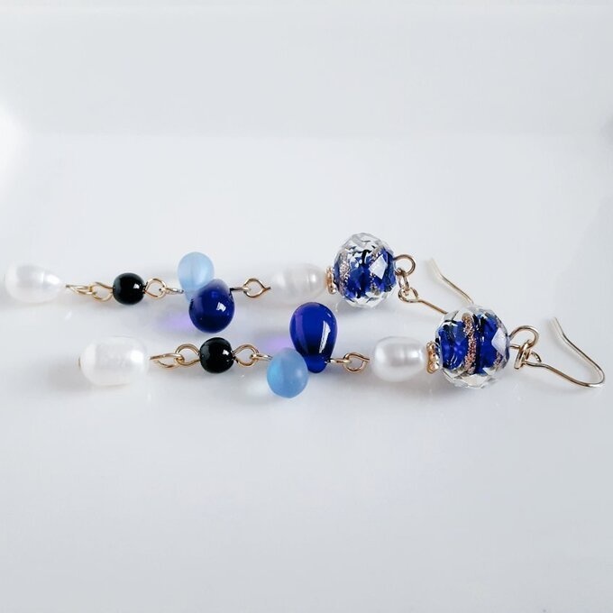 上品な淡水パールが揺れる☆ぷっくりしずくととんぼ玉ビーズのゆらゆらロングピアス/イヤリング(ブルー)