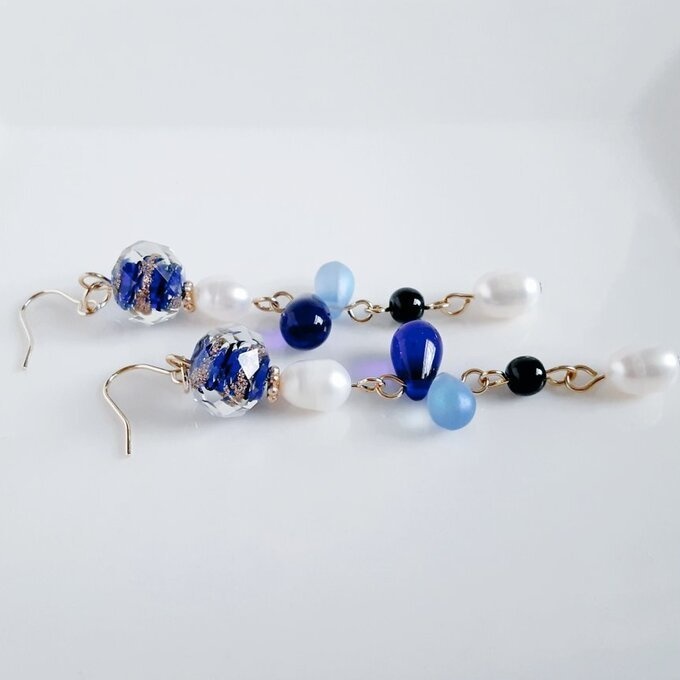 上品な淡水パールが揺れる☆ぷっくりしずくととんぼ玉ビーズのゆらゆらロングピアス/イヤリング(ブルー)