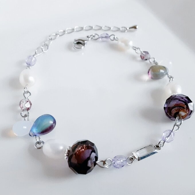上品な淡水パールとぷっくりしずくととんぼ玉ビーズのお洒落ブレスレット(大人パープル)