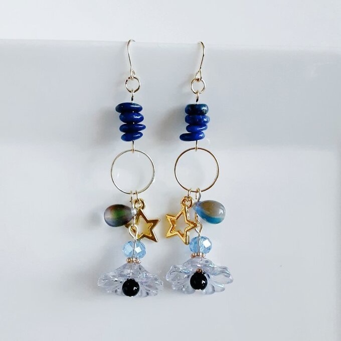フラワービーズとお星様が可愛い☆ファンシーピアス/イヤリング(ラピスラズリ)