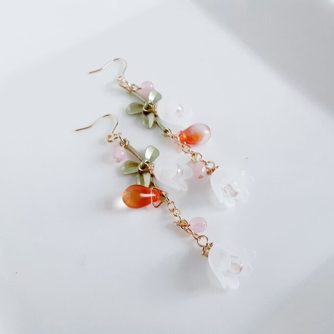 1ペアのみ☆すずらんビーズとしずくビーズが揺れるお洒落ロングピアス/イヤリング(華やかピンク)