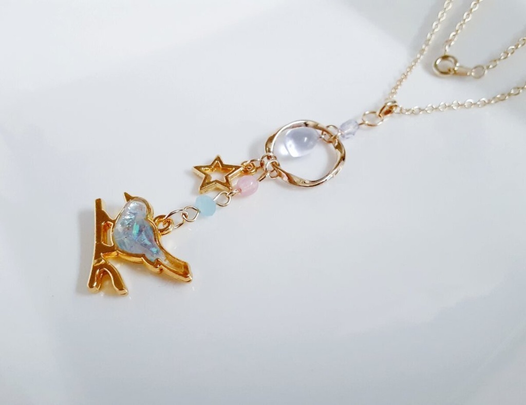 世界にひとつだけ☆お星様が揺れる☆紫陽花ブルーカラーの可愛い枝付き小鳥さんのネックレス
