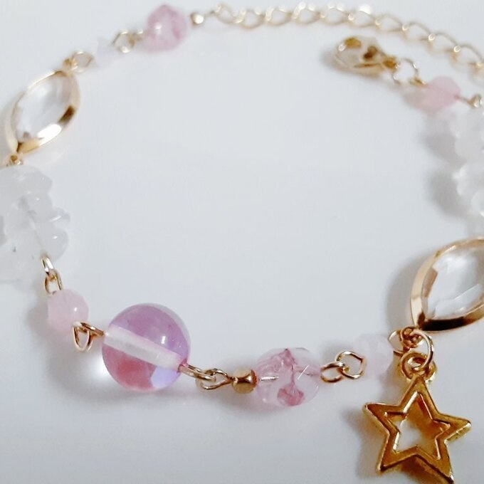 お星様が素敵☆アクリルフレームストーンとロイヤルブルームーンストーンのブレスレット(ホワイトピンク)