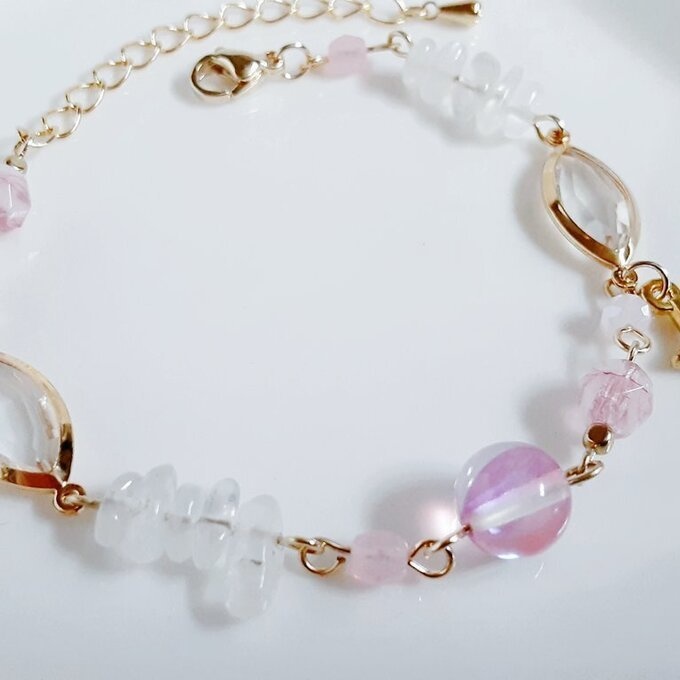 お星様が素敵☆アクリルフレームストーンとロイヤルブルームーンストーンのブレスレット(ホワイトピンク)