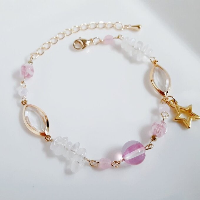 お星様が素敵☆アクリルフレームストーンとロイヤルブルームーンストーンのブレスレット(ホワイトピンク)