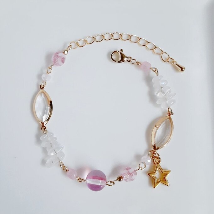 お星様が素敵☆アクリルフレームストーンとロイヤルブルームーンストーンのブレスレット(ホワイトピンク)