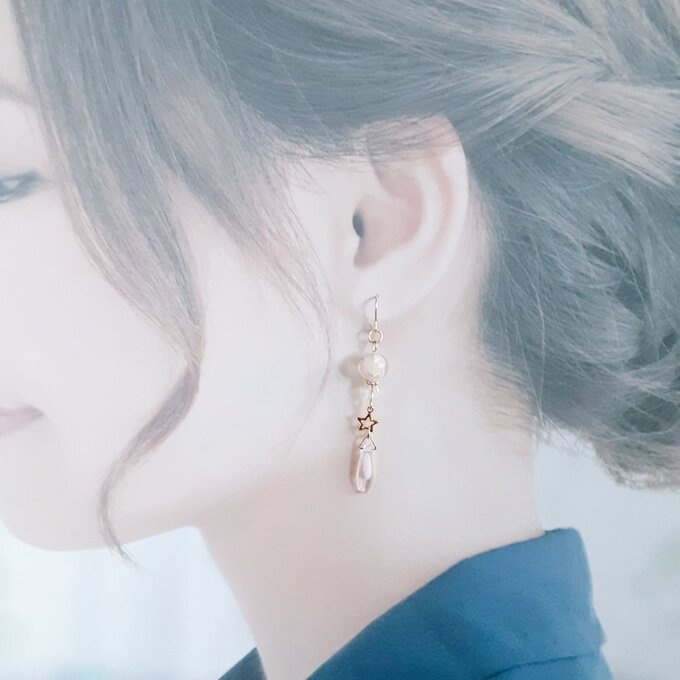 とんぼ玉ビーズとチェコダガービーズのピアス/イヤリング(淡いピンク)