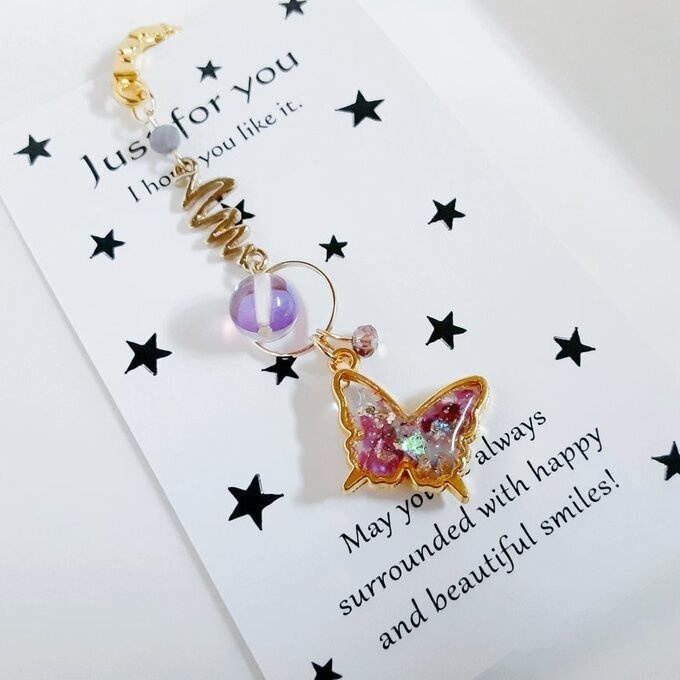 プレゼントにも自分用にもぴったり☆ベリーピンクカラーの蝶々のブックマーク/しおり(文庫本用)