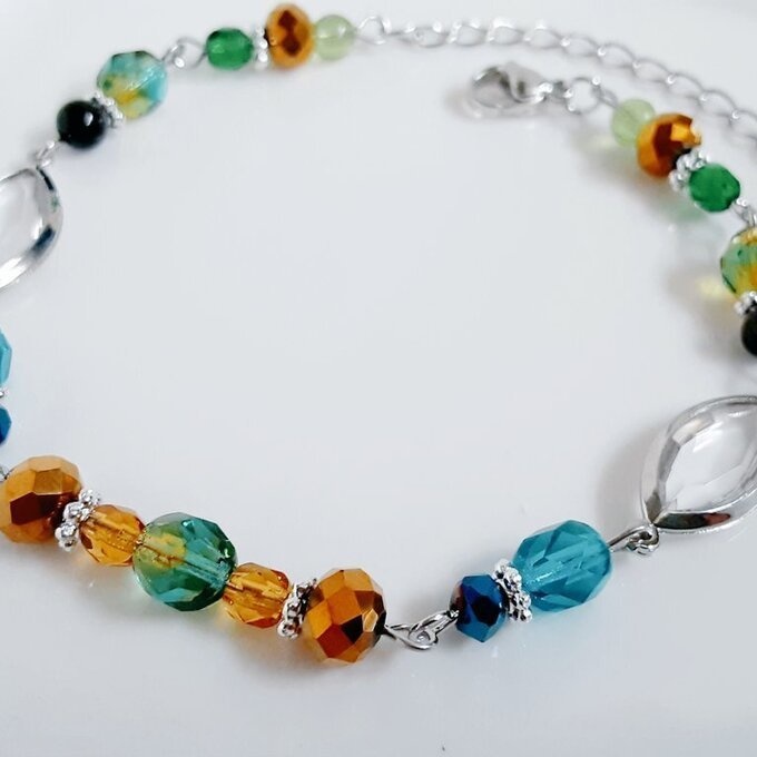 アクリルフレームストーンが素敵な秋色ブレスレット(エメラルドグリーン)