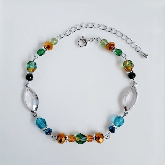 アクリルフレームストーンが素敵な秋色ブレスレット(エメラルドグリーン)