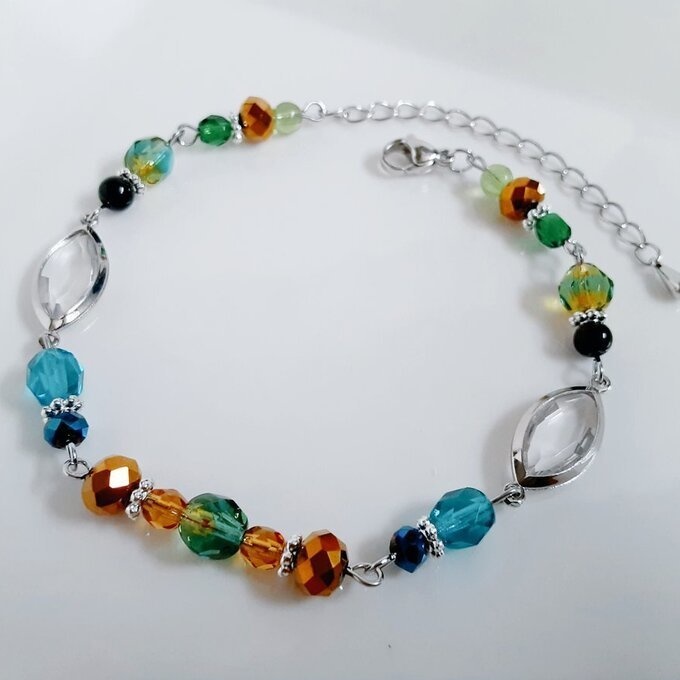 アクリルフレームストーンが素敵な秋色ブレスレット(エメラルドグリーン)