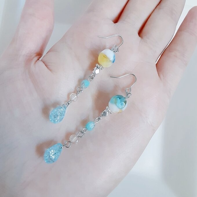 しゅわしゅわトロピカルカラーのゆらゆらロングピアス/イヤリング