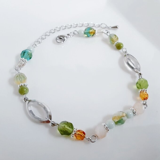アクリルフレームストーンが素敵な秋色ブレスレット(若草)