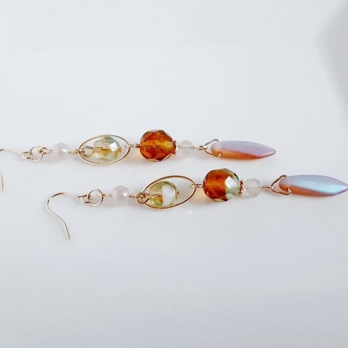 再販☆チェコビーズとオーバルフープのお洒落ロングピアス/イヤリング(大人トパーズ)