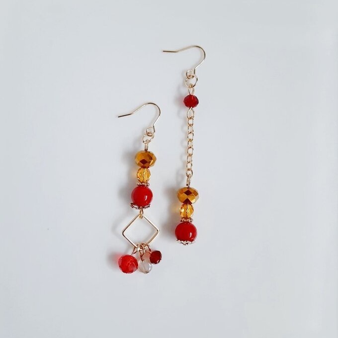 紅葉カラーのアシンメトリーピアス/イヤリング