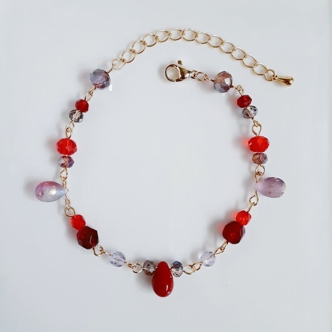 しずくとガラスビーズの秋色レッドアメジストパープルのグラデーション風ブレスレット