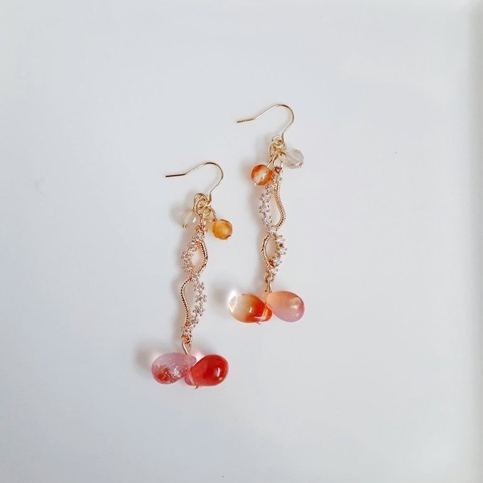 1ペアのみ☆ぷっくりしずくとひねりクロスのシャープなピアス/イヤリング(サンセットオレンジ)