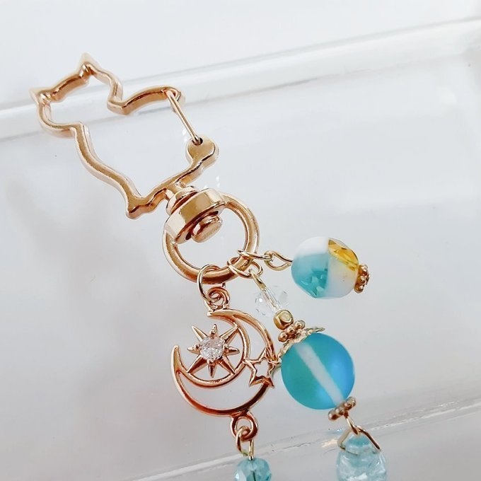 幻想的なパールチャームと宇宙モチーフが素敵な大ぶりサイズのお洒落キーホルダー(トロピカル)