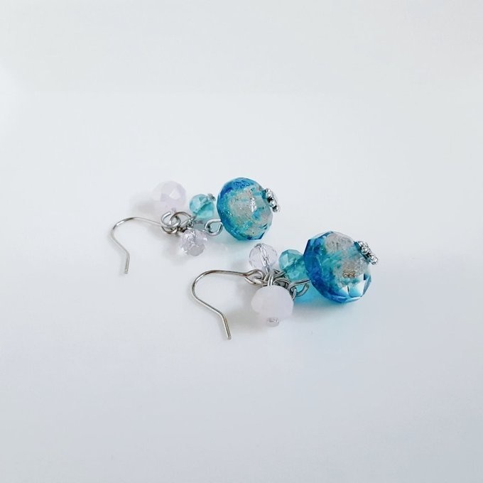 とんぼ玉ビーズとガラスビーズのプチジャラジャラピアス/イヤリング(アクアブルー)