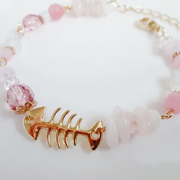 お魚パーツが可愛い☆モルガナイトとふんわりピンク色のお洒落ブレスレット