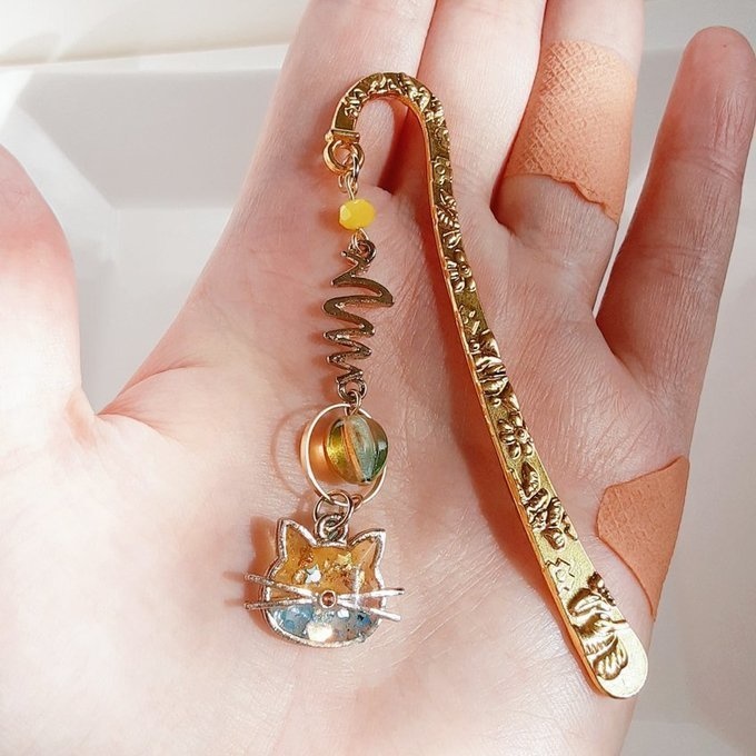 プレゼントにも自分用にもぴったり☆トロピカルカラーのひげ猫ちゃんのブックマーク/しおり(文庫本用)