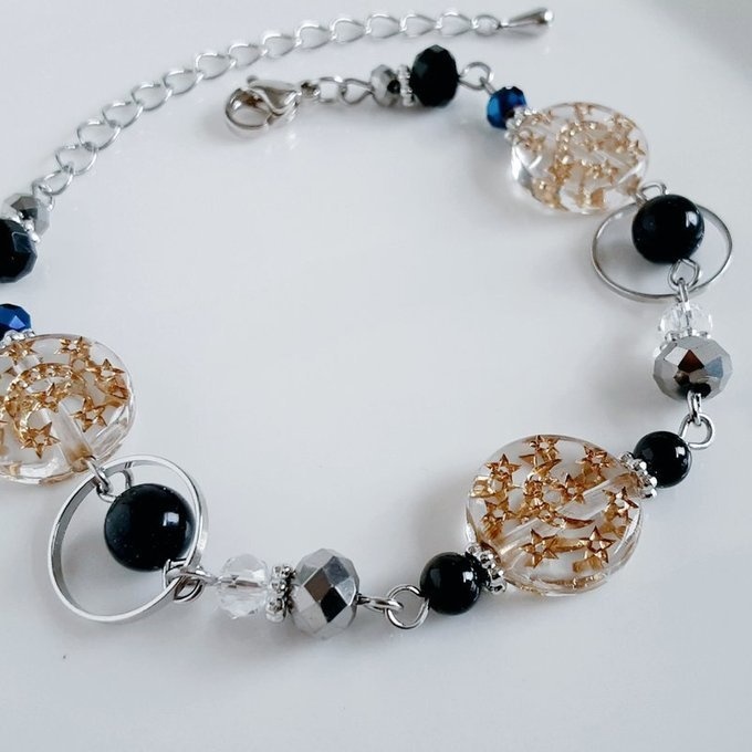 アンティーク風アクリルビーズとサークルフープのブレスレット(シルバー×ブラック)